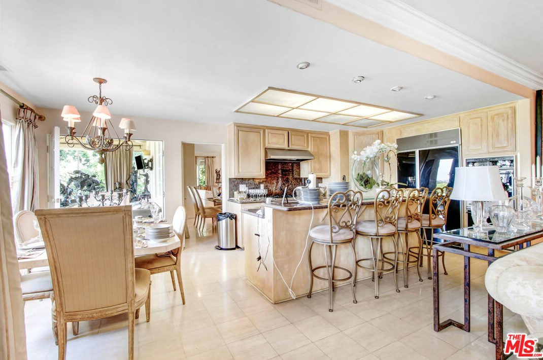 12535 Promontory Rd, Los Angeles CA  90049-6814 exterior