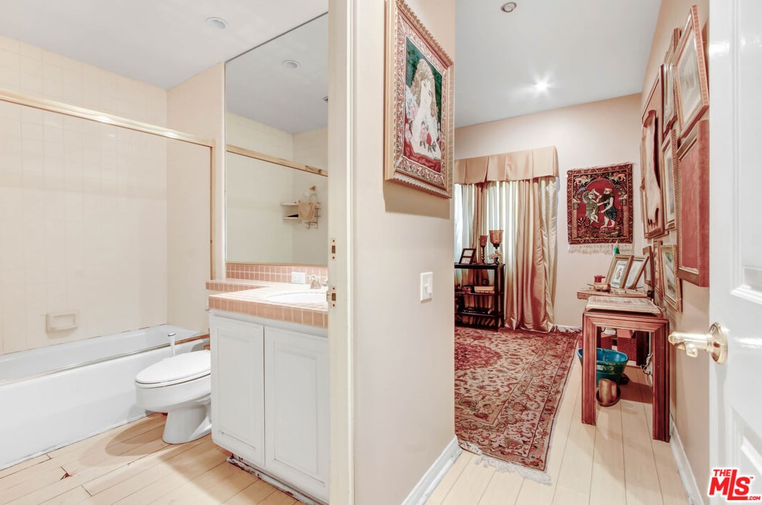 12535 Promontory Rd, Los Angeles CA  90049-6814 exterior