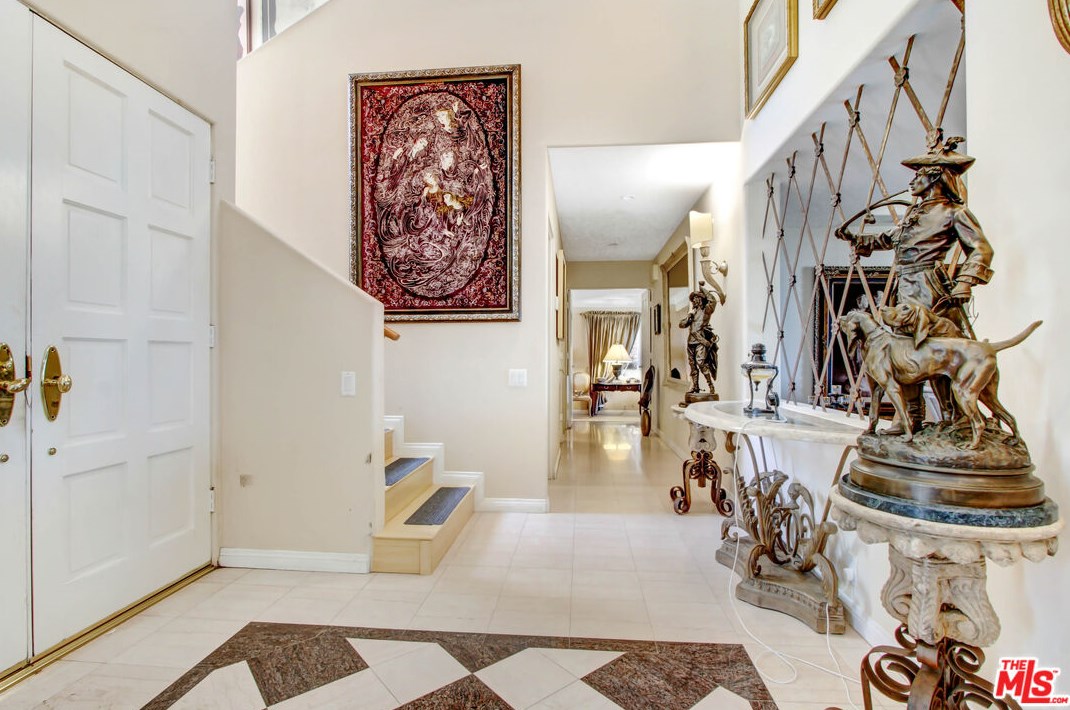 12535 Promontory Rd, Los Angeles CA  90049-6814 exterior