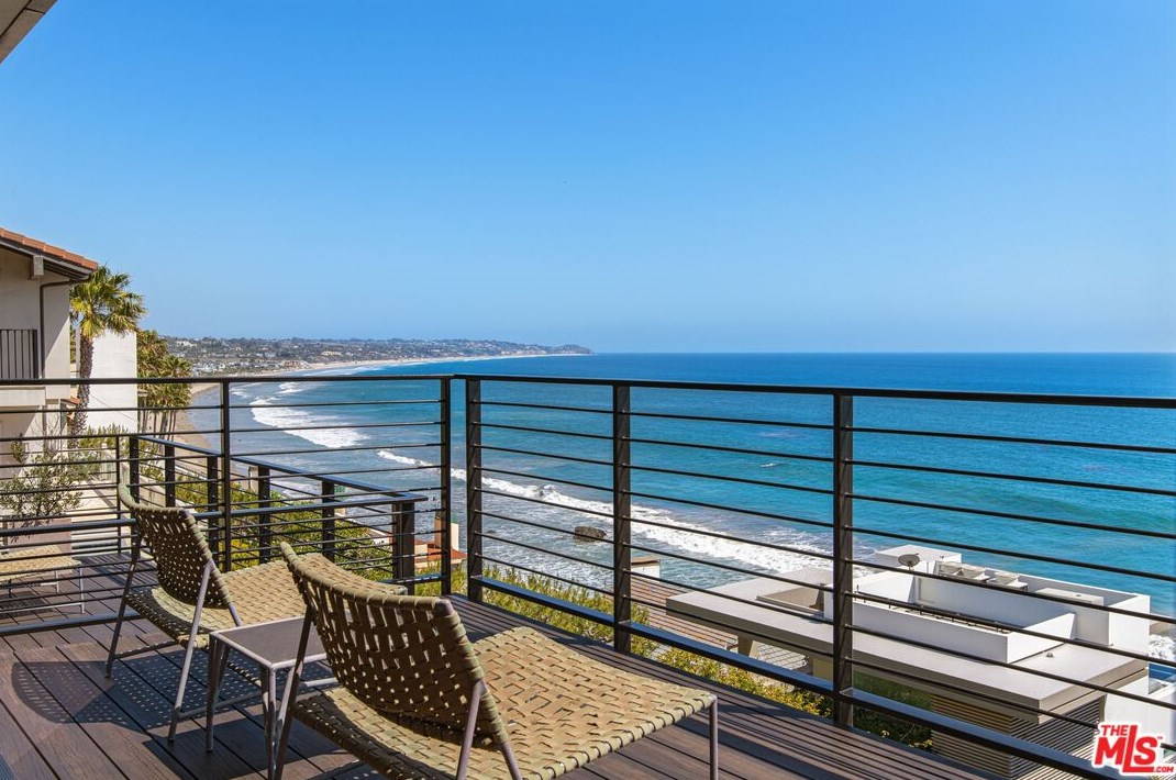 31478 Broad Bch Rd, Malibu CA  90265-2669 exterior