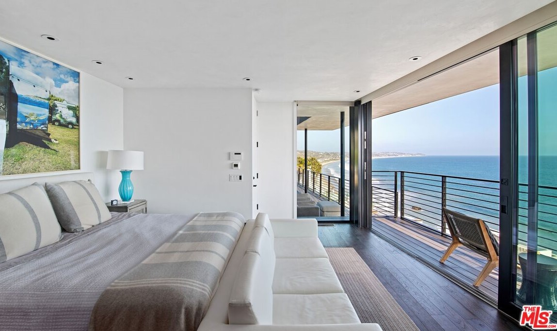 31478 Broad Bch Rd, Malibu CA  90265-2669 exterior