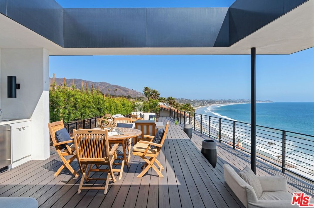 31478 Broad Bch Rd, Malibu CA  90265-2669 exterior