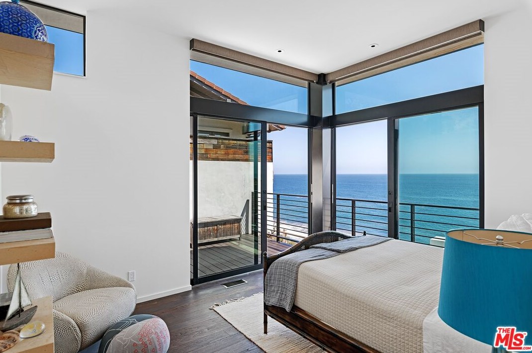 31478 Broad Bch Rd, Malibu CA  90265-2669 exterior