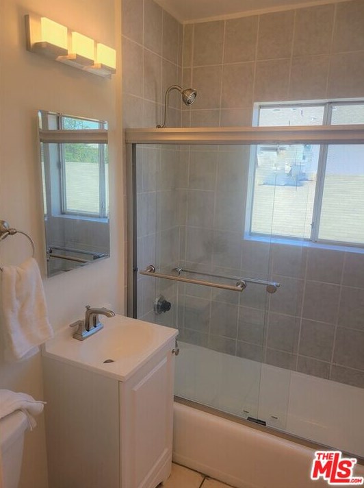 1245 40th Pl, Los Angeles CA 90011-2759 exterior