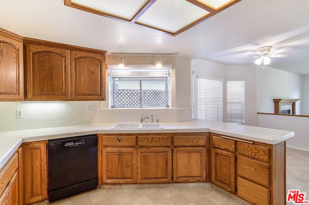 6453 Nancy St, Los Angeles CA  90045-1249 exterior