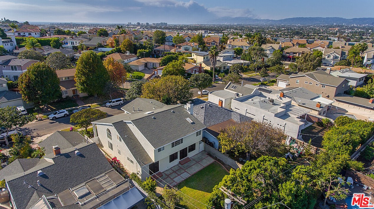 6453 Nancy St, Los Angeles CA  90045-1249 exterior