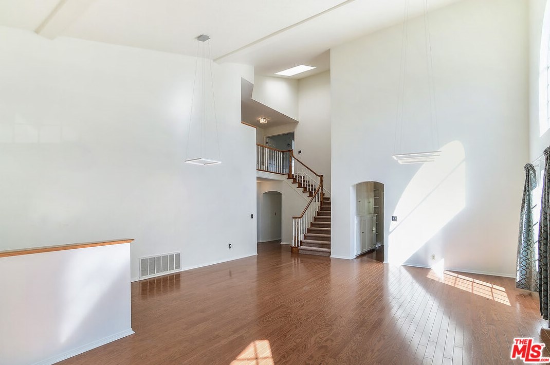 6453 Nancy St, Los Angeles CA  90045-1249 exterior
