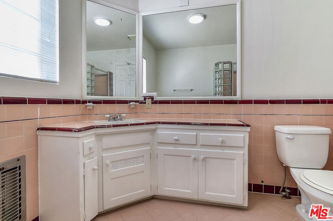 6453 Nancy St, Los Angeles CA  90045-1249 exterior