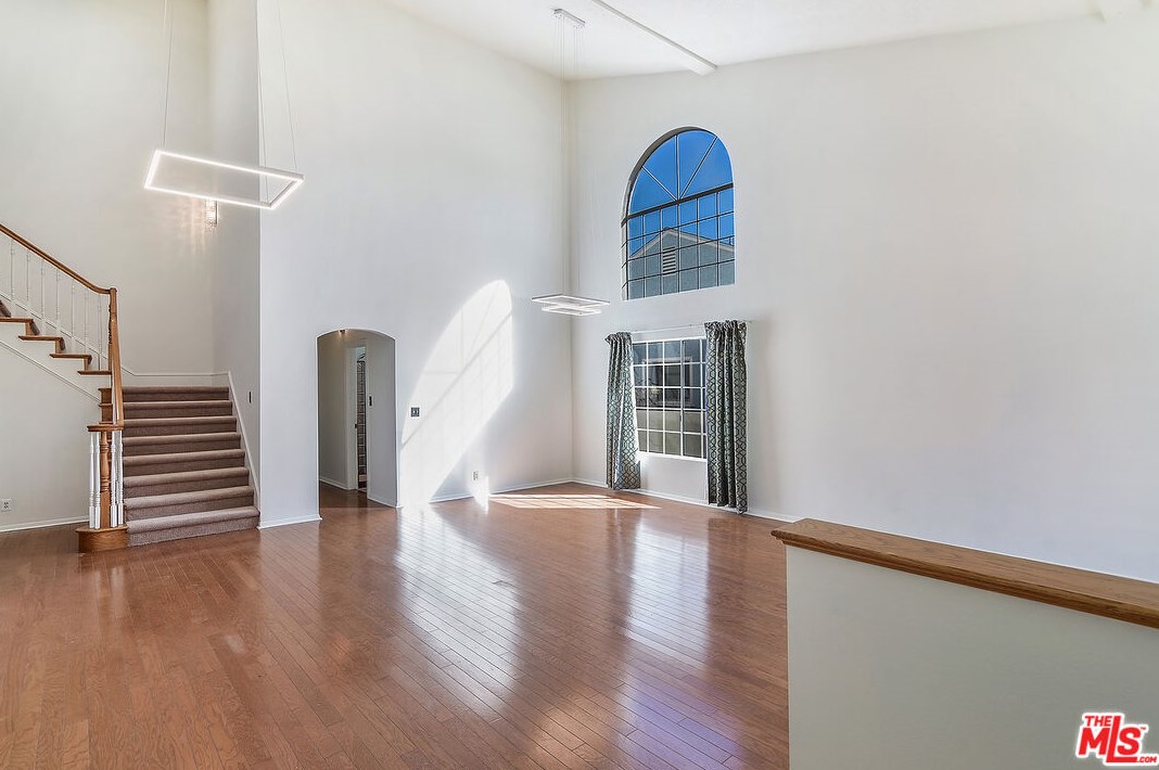 6453 Nancy St, Los Angeles CA  90045-1249 exterior