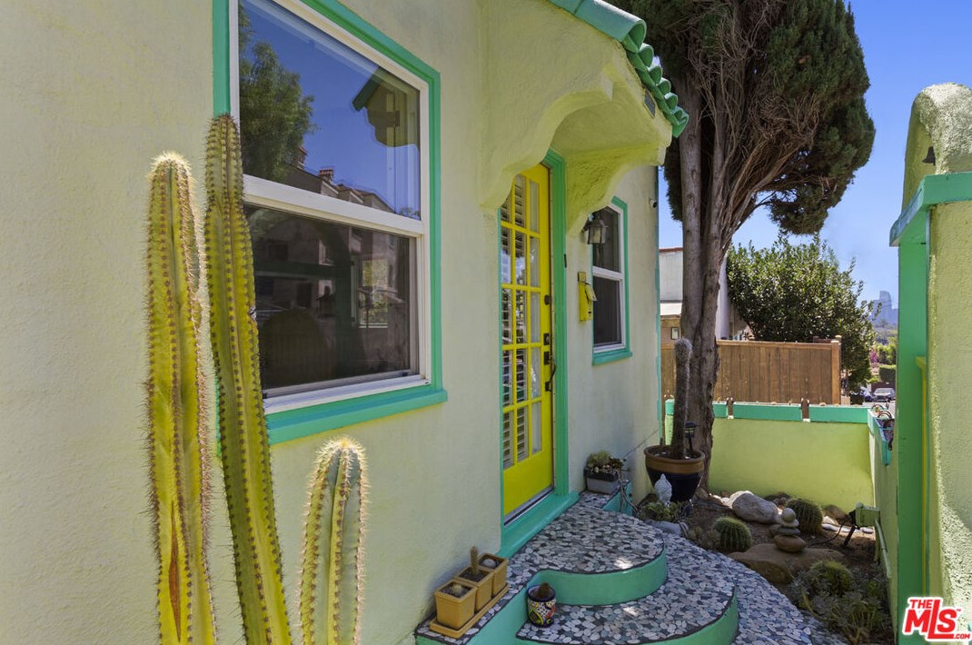 2008 Preston Ave, Los Angeles CA  90026-1952 exterior