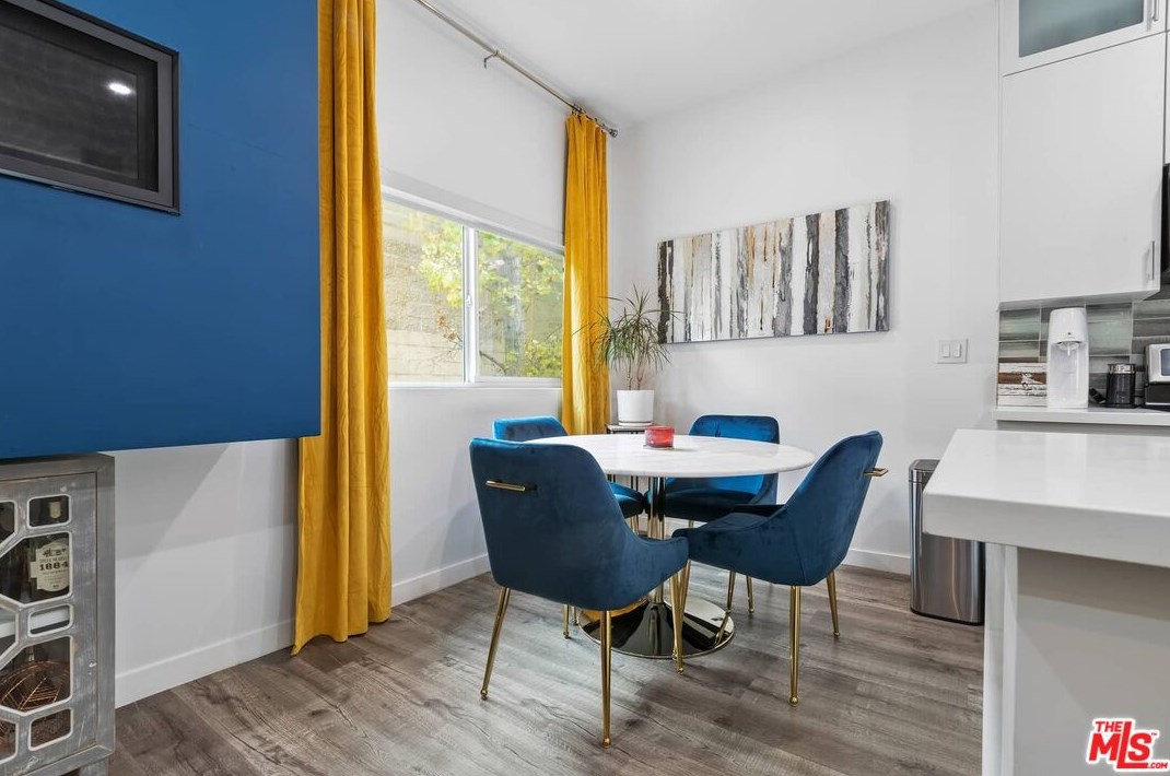 1114 Kings Rd, Los Angeles CA  90069-5471 exterior