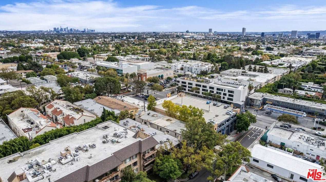 1114 Kings Rd, Los Angeles CA  90069-5471 exterior