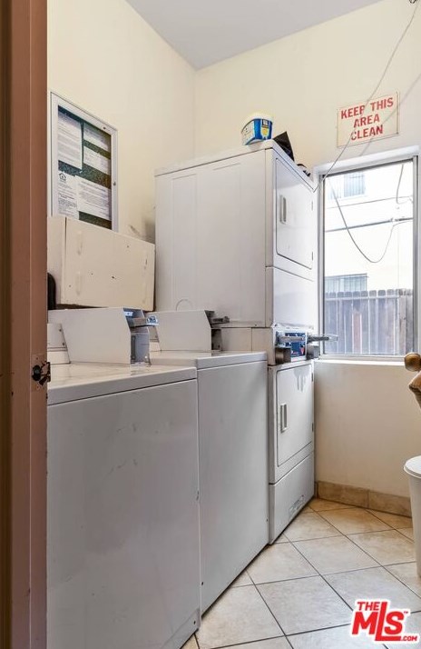 1114 Kings Rd, Los Angeles CA  90069-5471 exterior