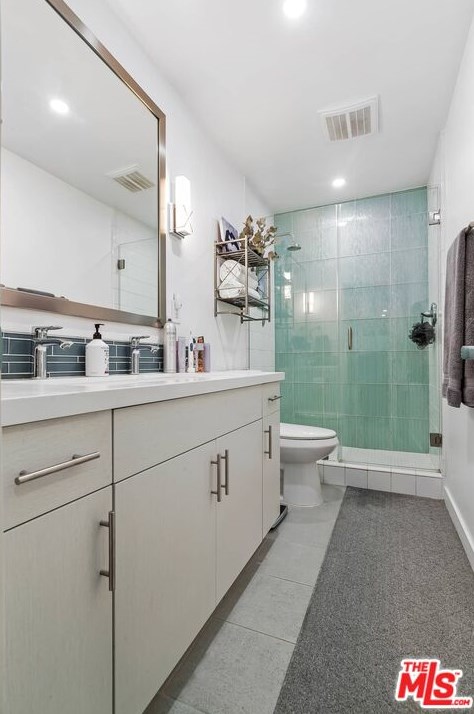 1114 Kings Rd, Los Angeles CA  90069-5471 exterior