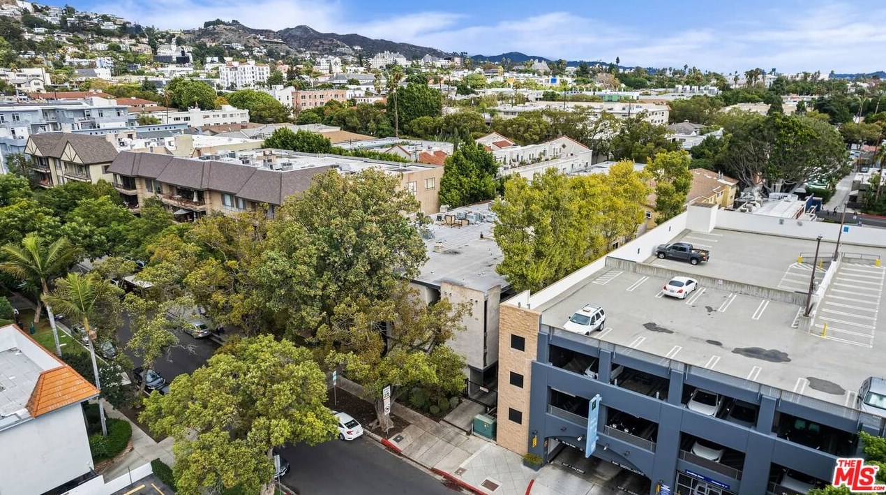 1114 Kings Rd, Los Angeles CA  90069-5471 exterior