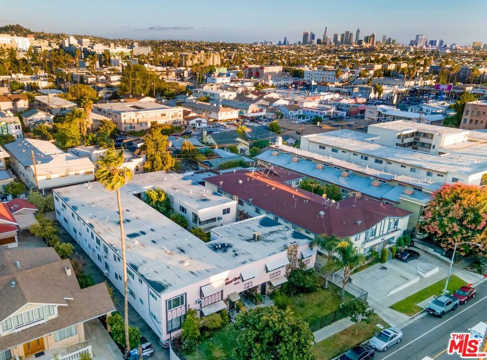 1600 Hobart Blvd, Los Angeles CA  90006-5233 exterior