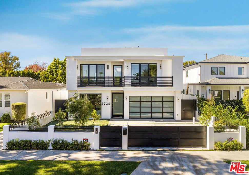 2739 Oakhurst Ave, Los Angeles CA  90034-1850 exterior