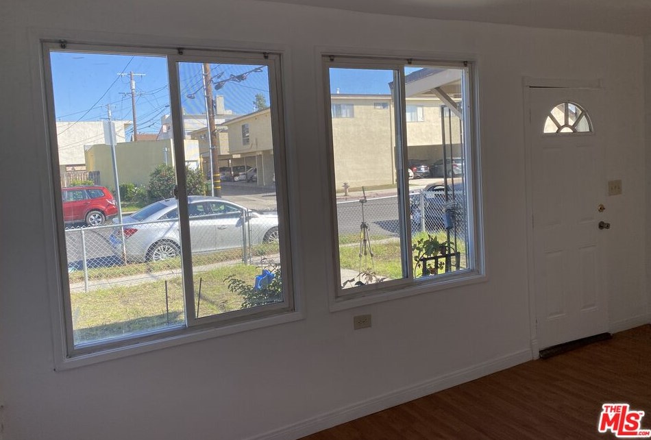 3843 Wade St, Los Angeles CA  90066-4203 exterior