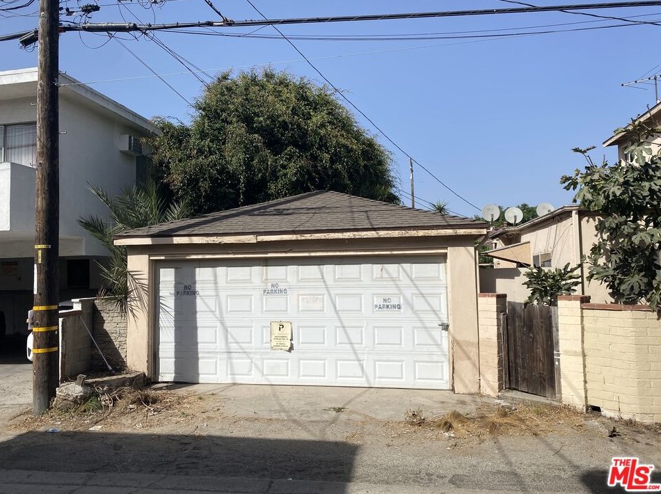 3843 Wade St, Los Angeles CA  90066-4203 exterior