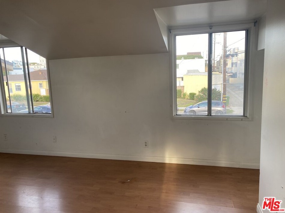 3843 Wade St, Los Angeles CA  90066-4203 exterior