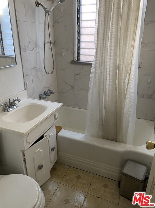 3843 Wade St, Los Angeles CA  90066-4203 exterior