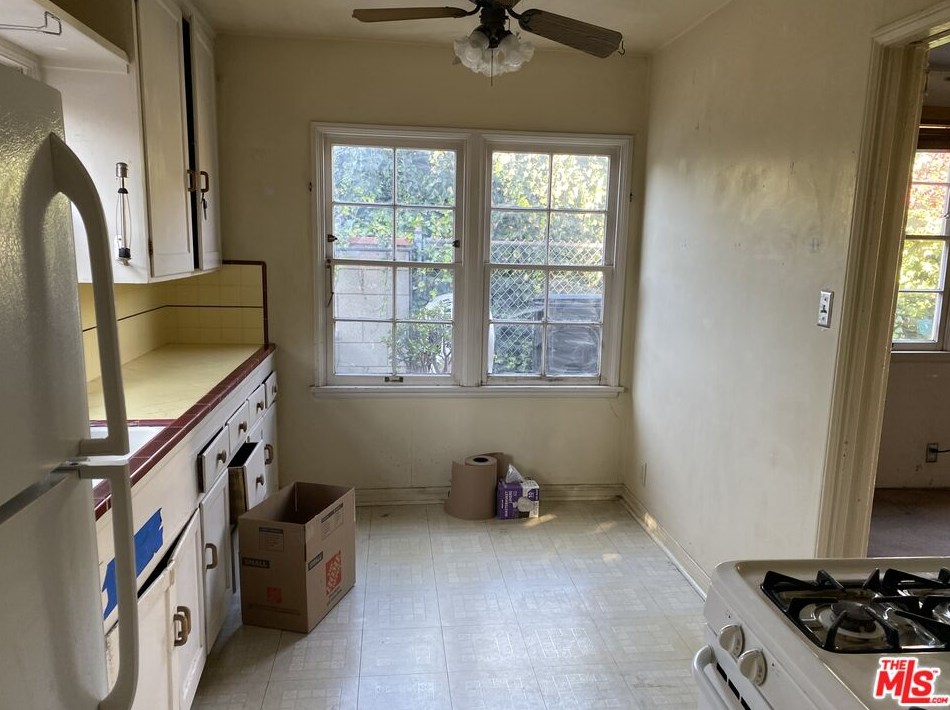 3843 Wade St, Los Angeles CA  90066-4203 exterior