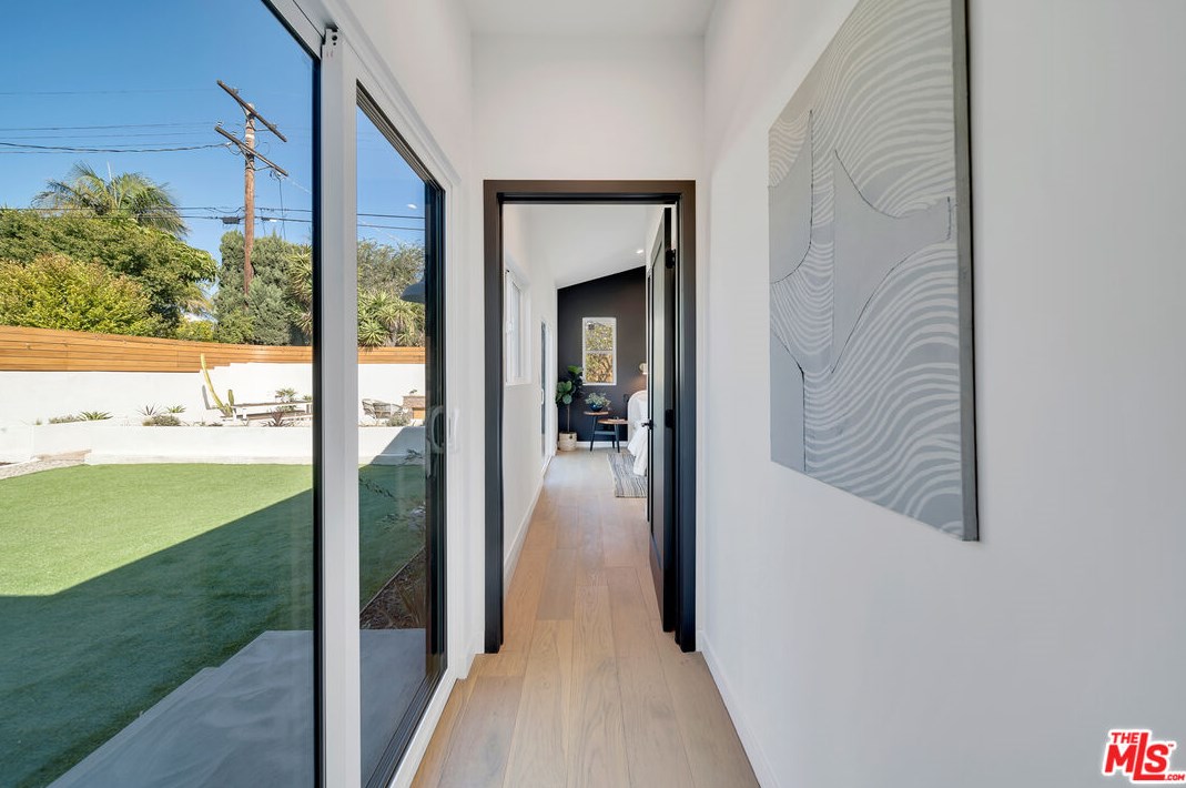 8806 Bleriot Ave, Los Angeles CA  90045-4108 exterior