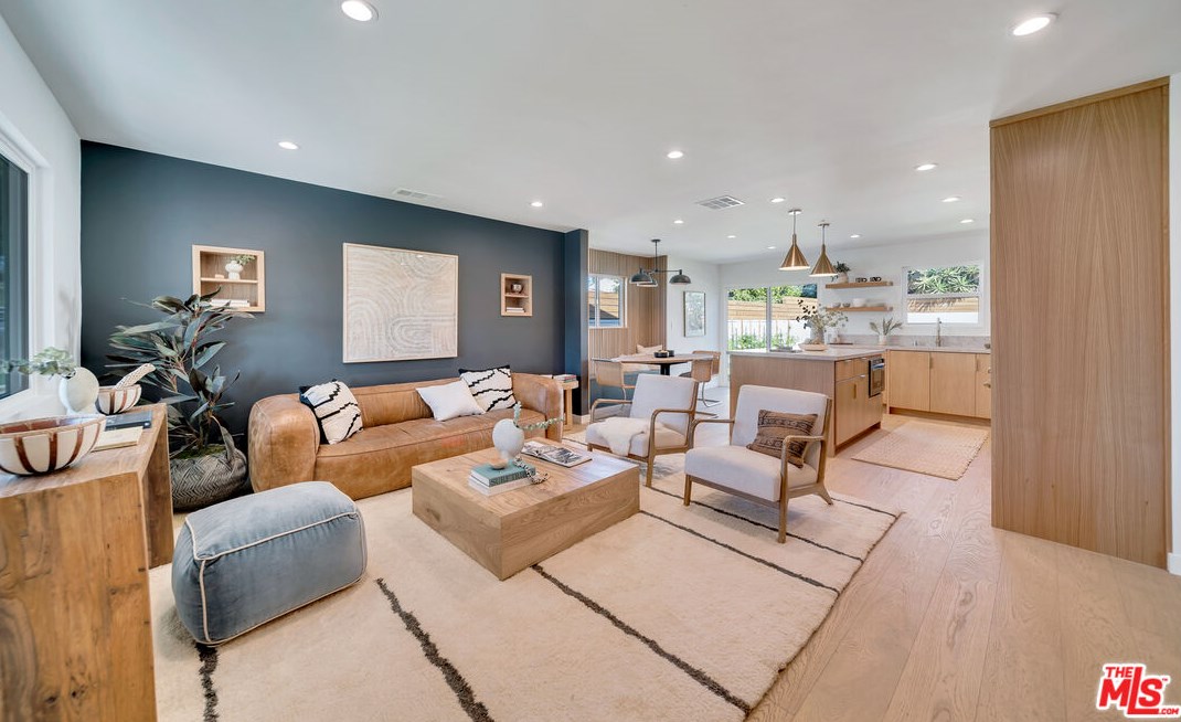 8806 Bleriot Ave, Los Angeles CA  90045-4108 exterior