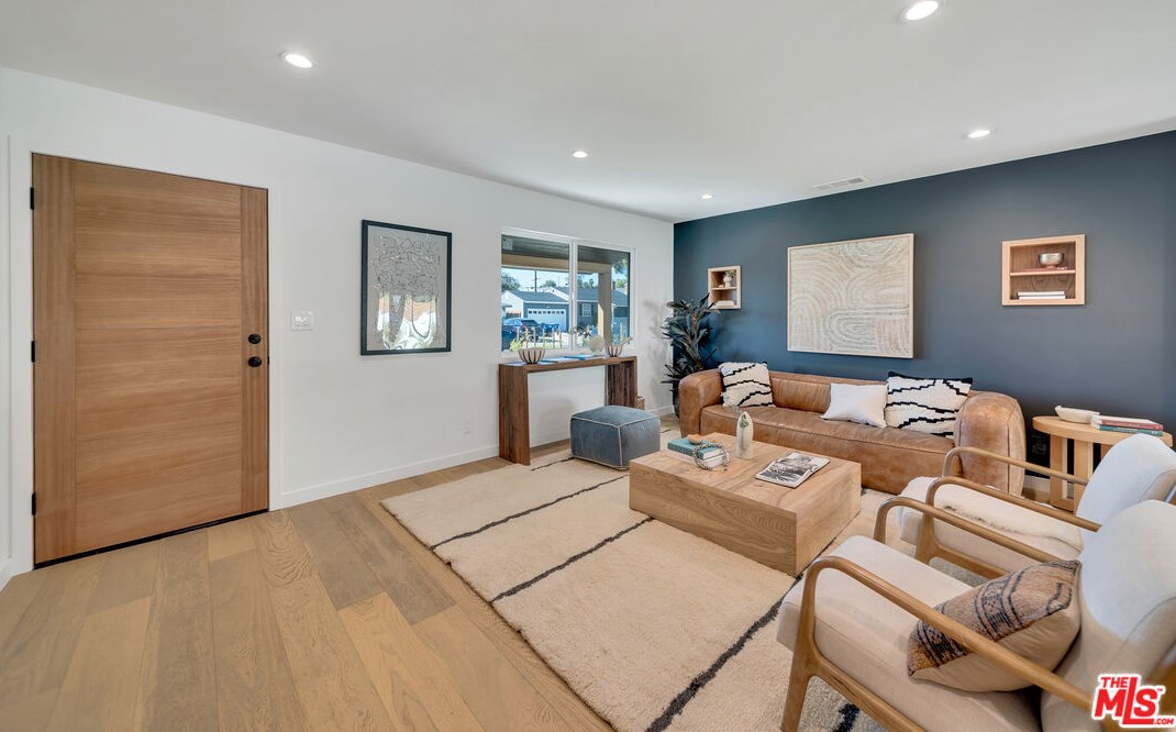 8806 Bleriot Ave, Los Angeles CA  90045-4108 exterior