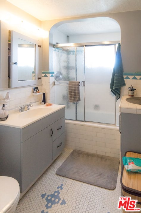 4334 Finley Ave, Los Angeles CA  90027-2812 exterior