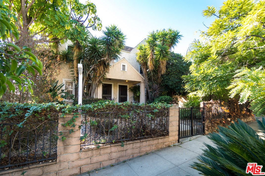 4334 Finley Ave, Los Angeles CA  90027-2812 exterior