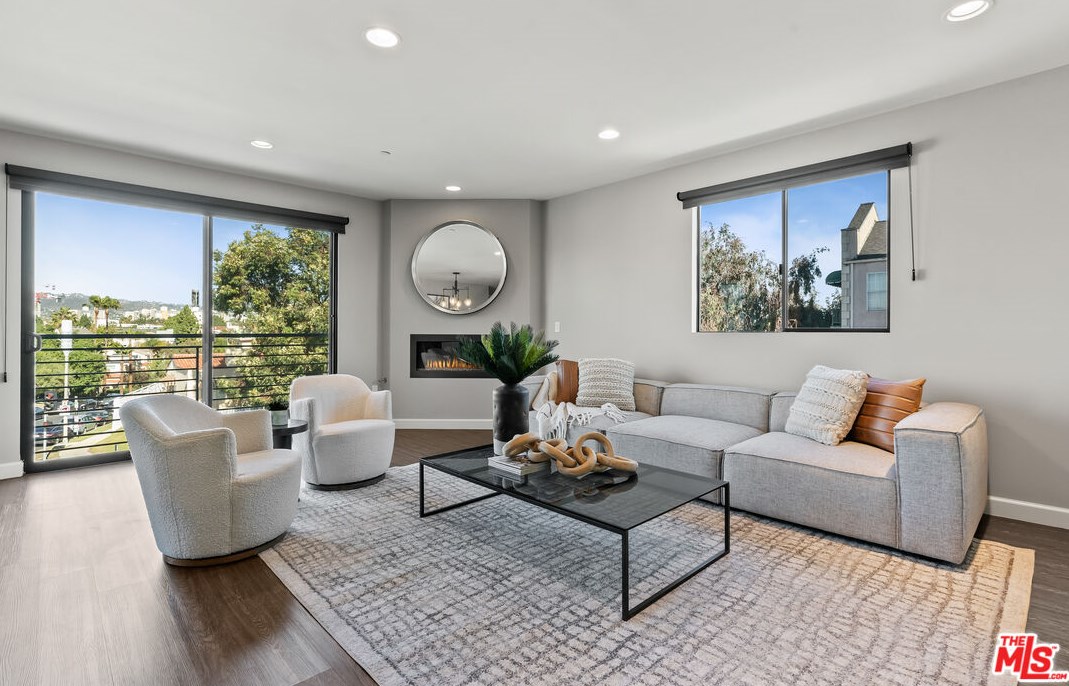 5826 Olympic Blvd, Los Angeles CA  90022-5229 exterior