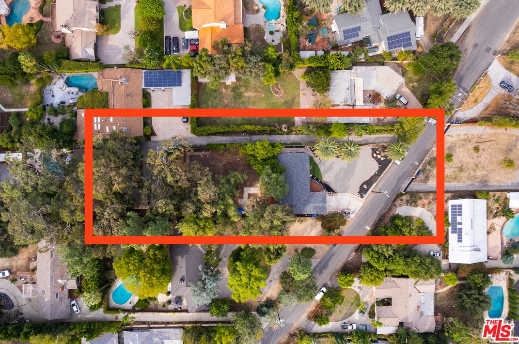10509 Andora Ave, Chatsworth CA  91311-2004 exterior