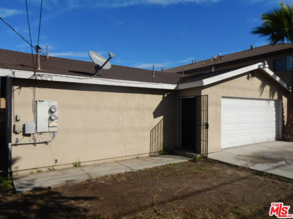 1240 94th St, Los Angeles CA  90044-1917 exterior