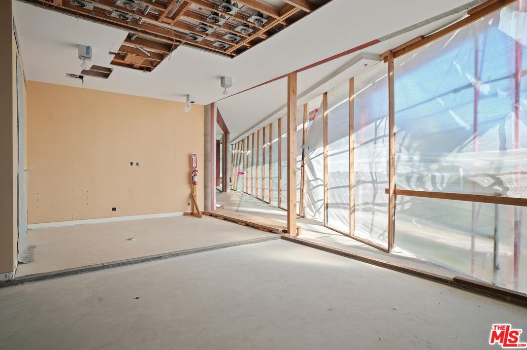 1546 Viewsite Dr, Los Angeles CA  90069-1323 exterior