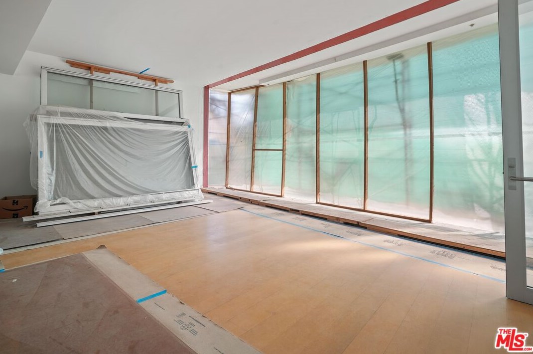 1546 Viewsite Dr, Los Angeles CA  90069-1323 exterior