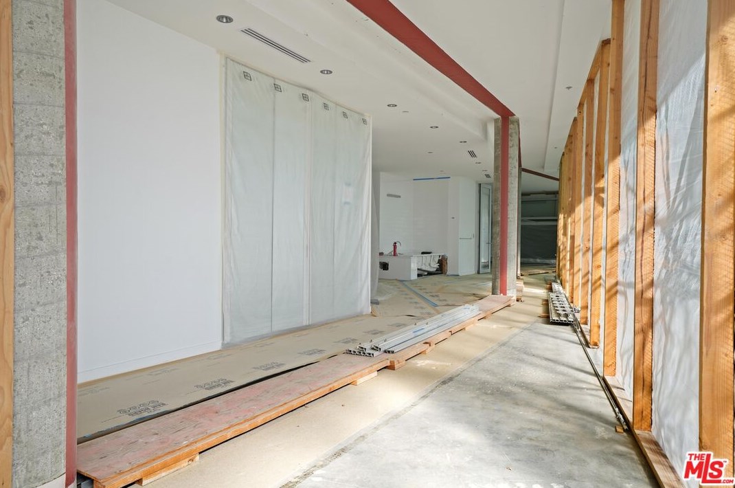 1546 Viewsite Dr, Los Angeles CA  90069-1323 exterior