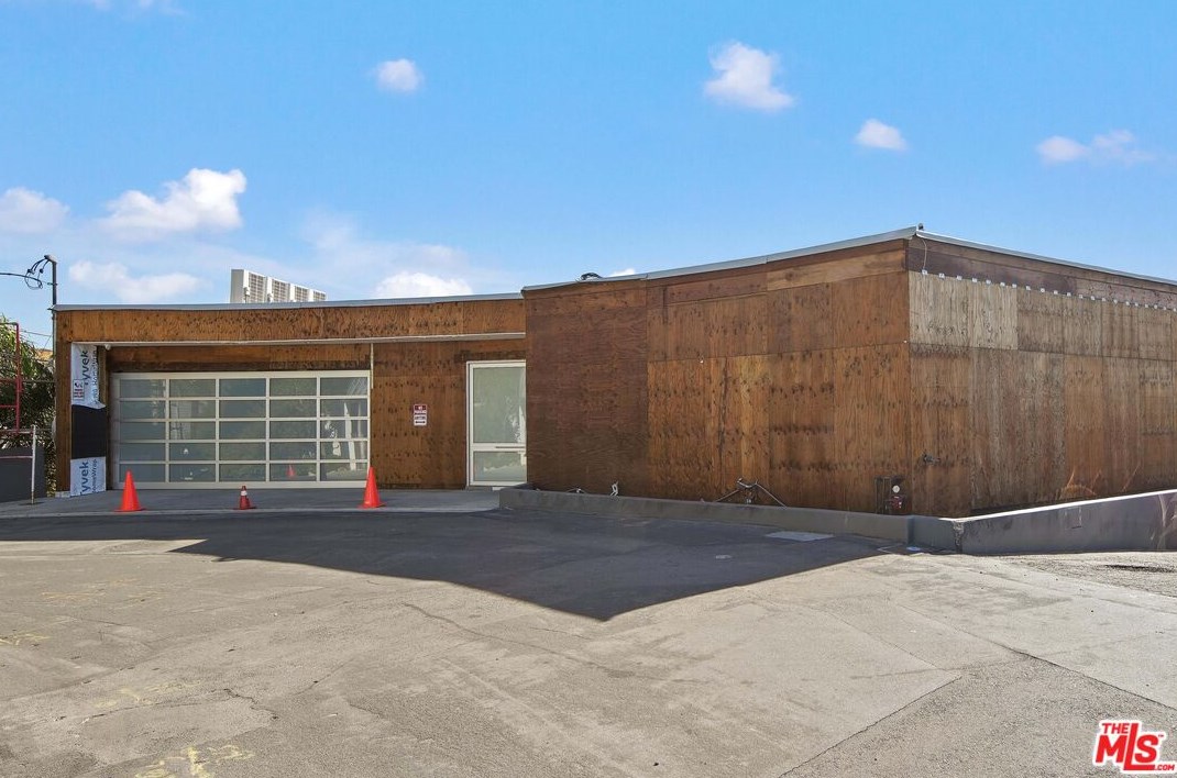 1546 Viewsite Dr, Los Angeles CA  90069-1323 exterior