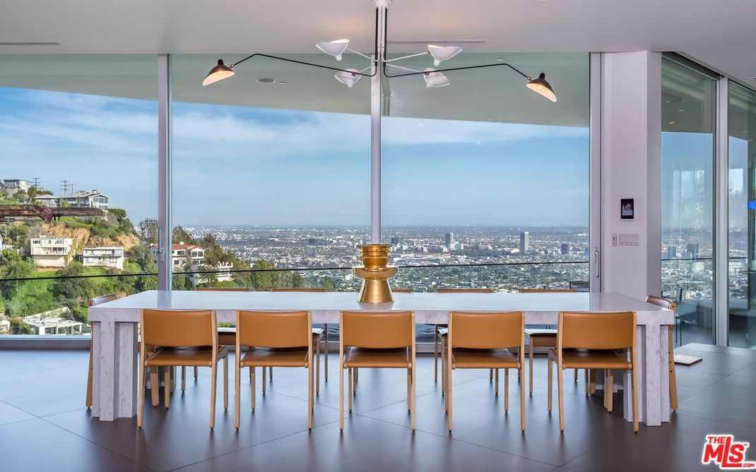 1546 Viewsite Dr, Los Angeles CA  90069-1323 exterior