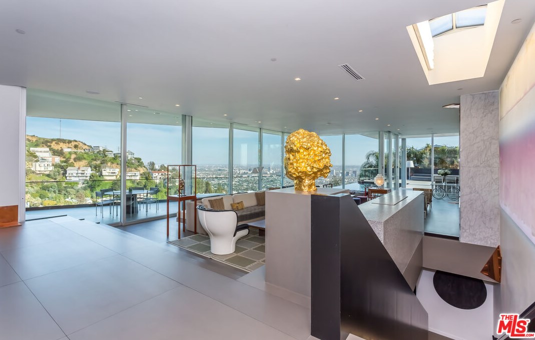 1546 Viewsite Dr, Los Angeles CA  90069-1323 exterior