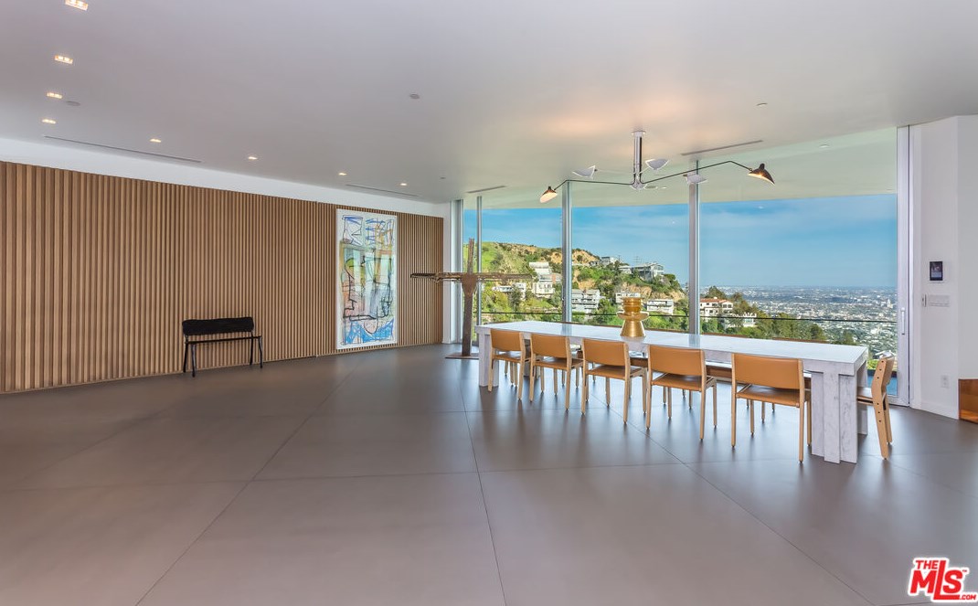 1546 Viewsite Dr, Los Angeles CA  90069-1323 exterior