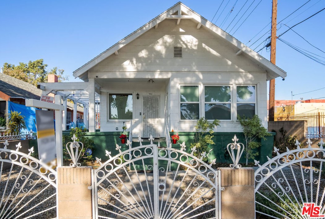 1013 52nd St, Los Angeles CA  90011-4605 exterior