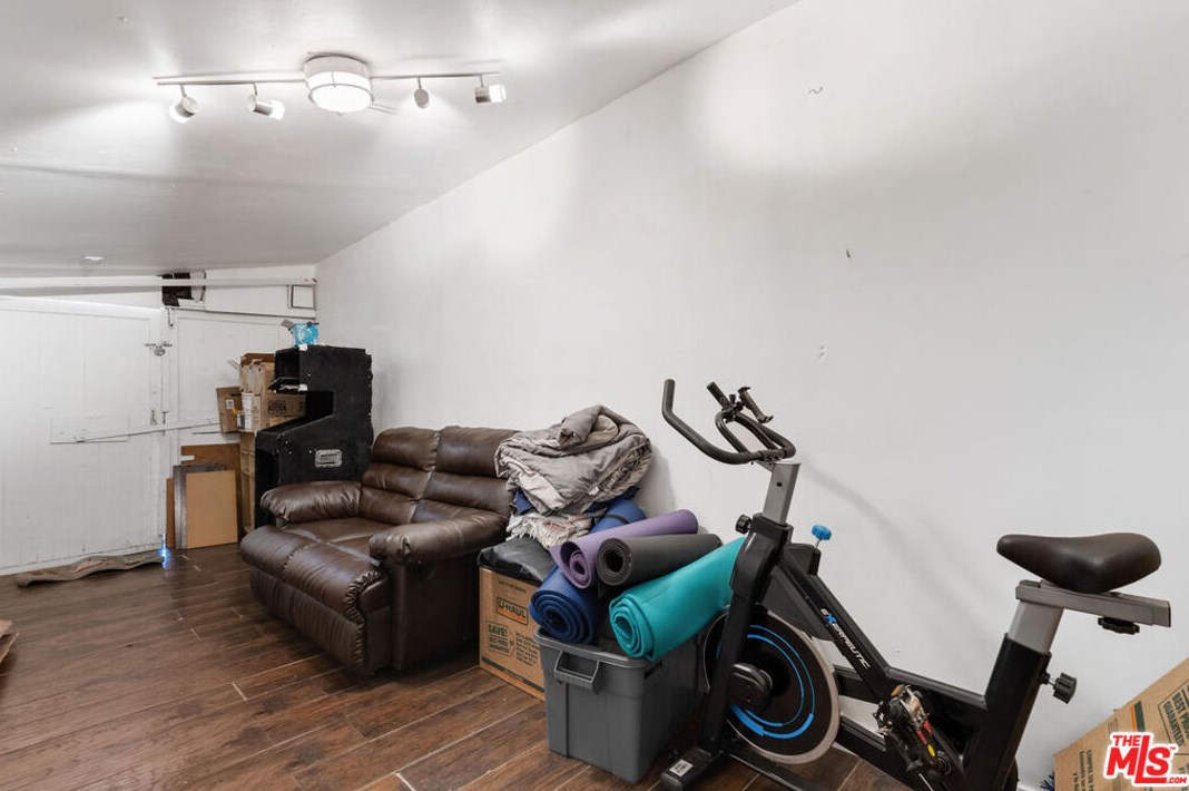 1013 52nd St, Los Angeles CA  90011-4605 exterior