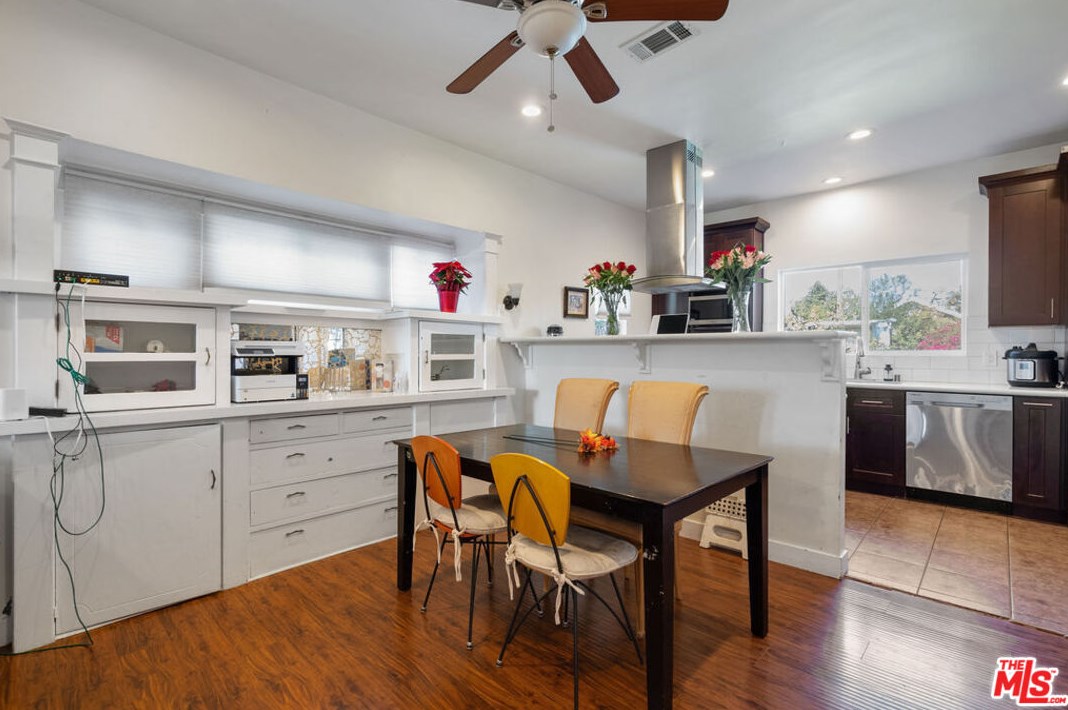 1013 52nd St, Los Angeles CA  90011-4605 exterior