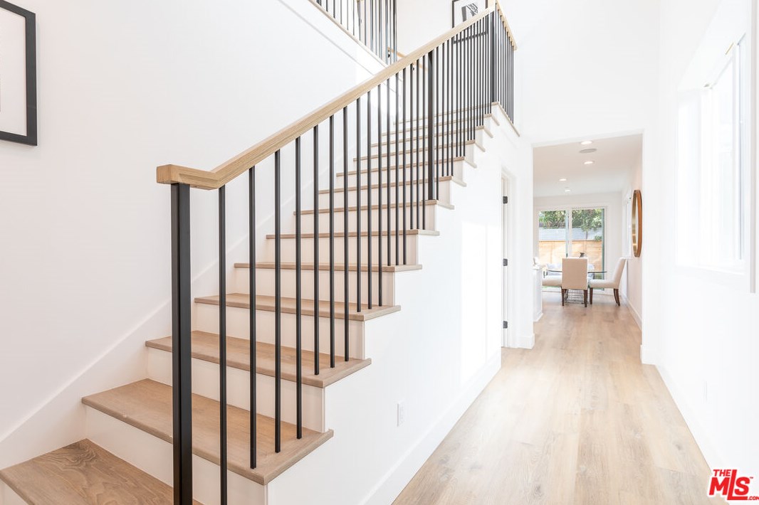 1752 Marvin Ave, Los Angeles CA  90016-1110 exterior