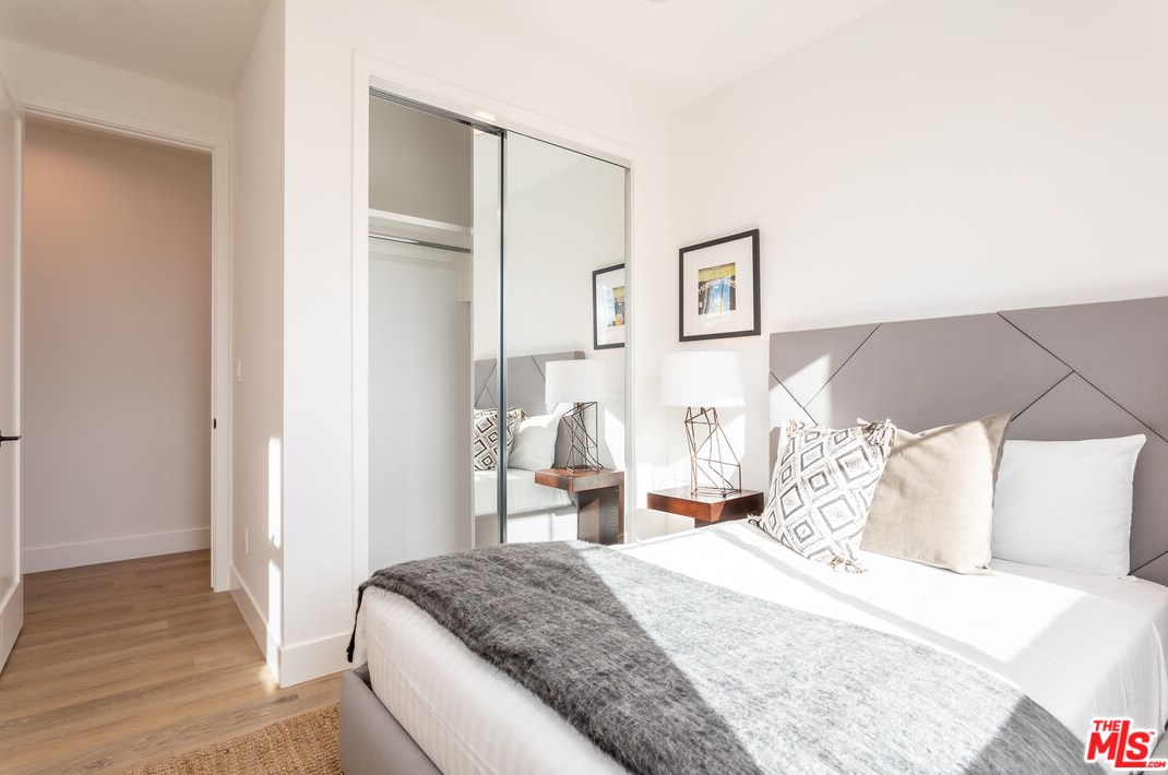 1752 Marvin Ave, Los Angeles CA  90016-1110 exterior