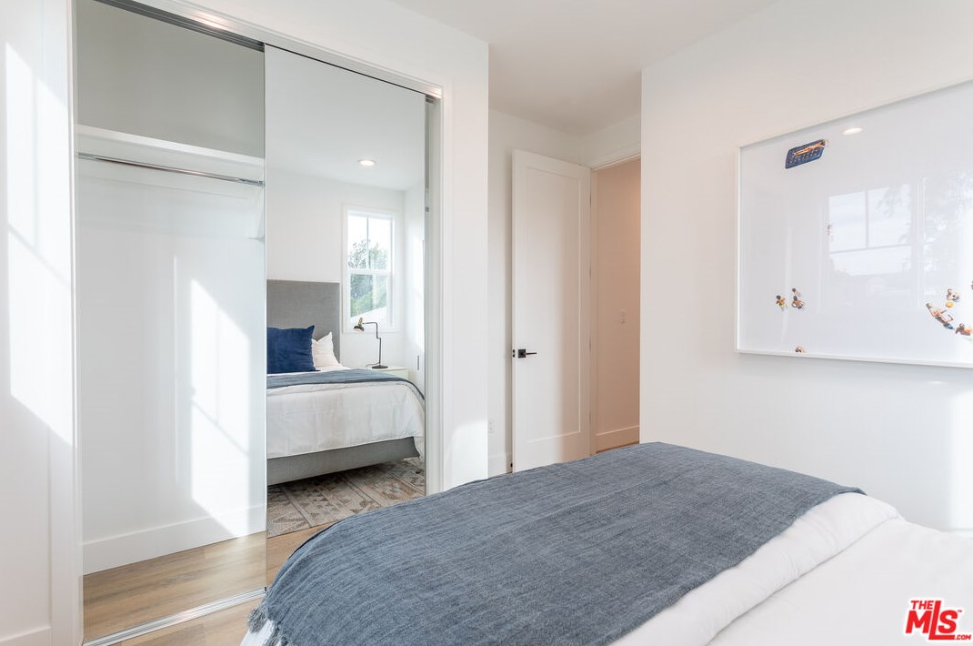 1752 Marvin Ave, Los Angeles CA  90016-1110 exterior