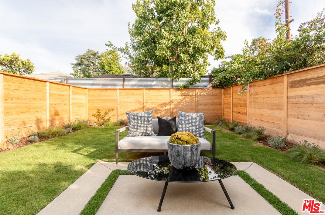 1752 Marvin Ave, Los Angeles CA  90016-1110 exterior