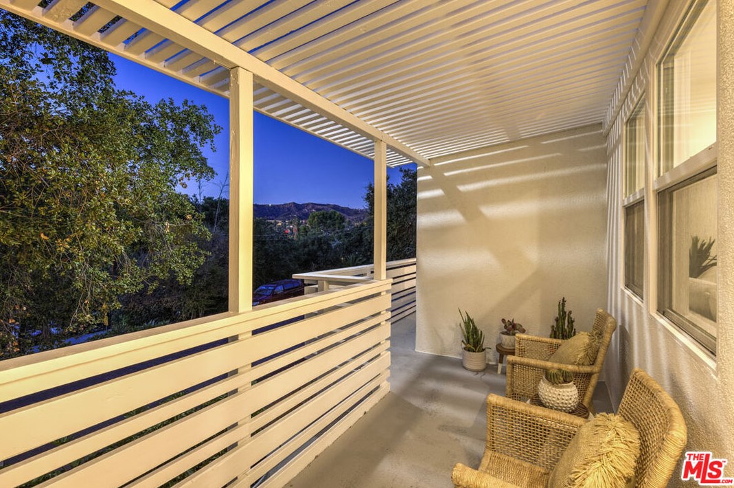1166 Oak Grove Dr, Los Angeles CA  90041-2418 exterior