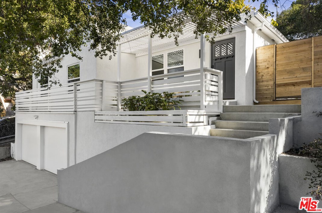 1166 Oak Grove Dr, Los Angeles CA  90041-2418 exterior